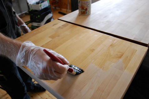 Inoljning av björkbänkskiva